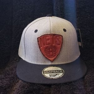 SNAPBACK PREMIUM HEADWEAR. BROOKLYN  NETS COSTOM L